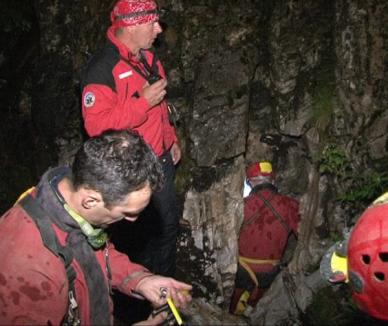 Speologul ungur accidentat într-o peşteră din Padiş a fost salvat